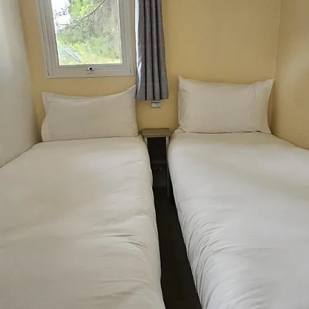 Del En Temporada Incluye Acceso Piscina 2 Columnas! Chalet