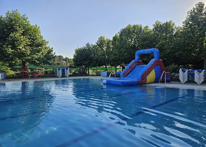 Del En Temporada Incluye Acceso Piscina 2 Columnas! בקתה *